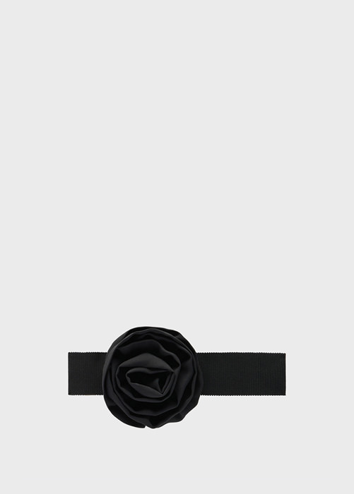 CHOKER MIT ROSE AUS SATIN