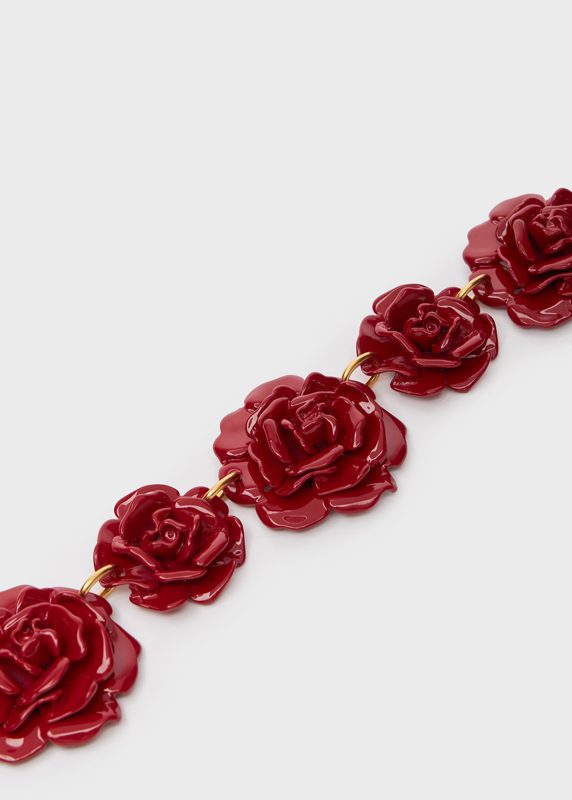 Belt with roses